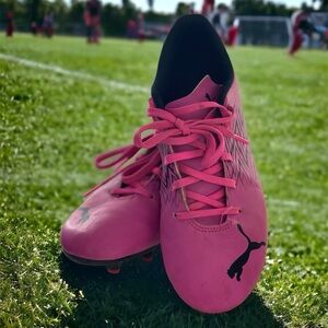 Puma Tacto Jr pink soccer cleats Big Kid Size 6 EU 38 Barbiecore Barbie youth